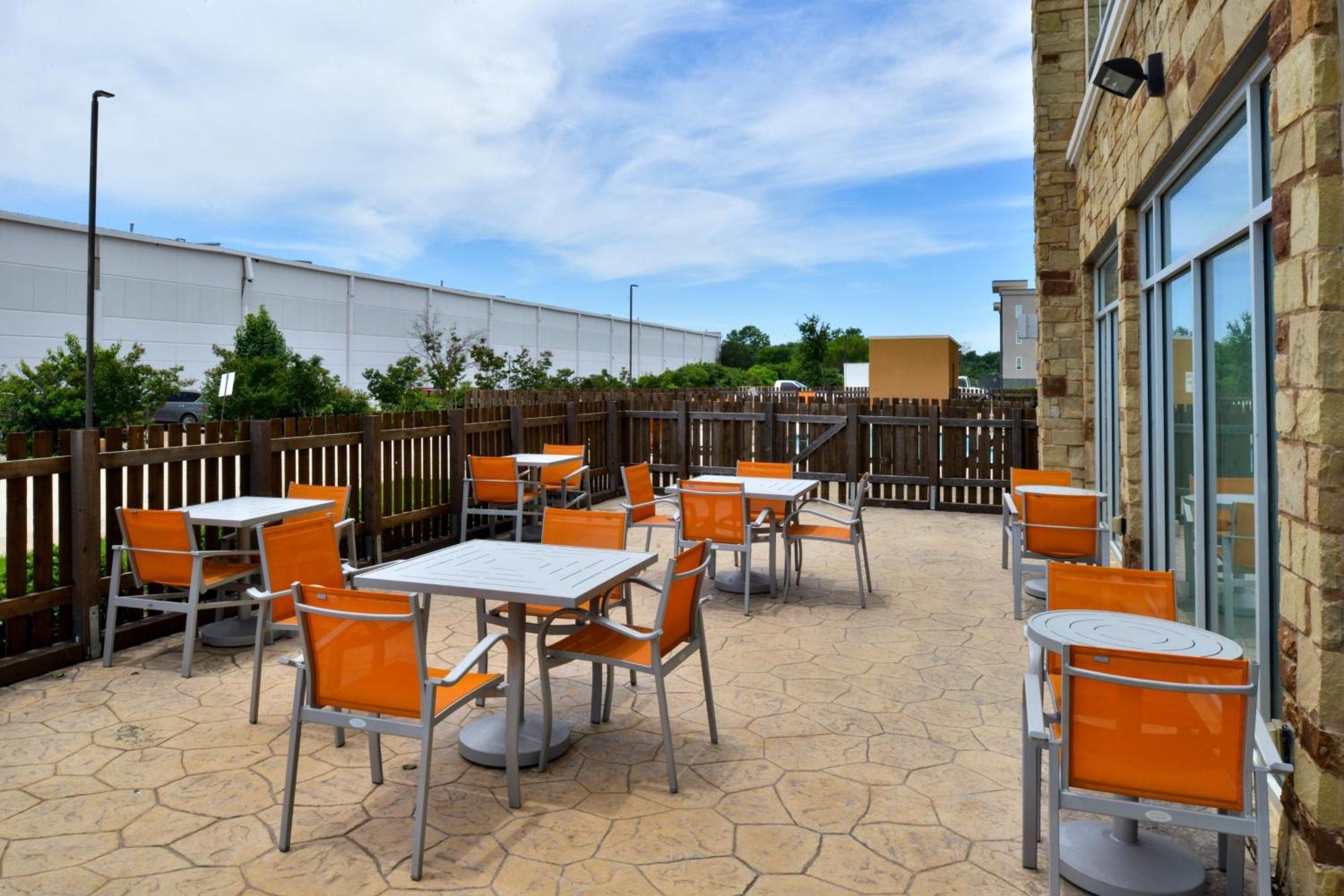 Holiday Inn Express & Suites - Wylie West By Ihg Exterior photo